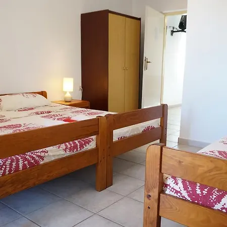 Apartment Maraca Tisno