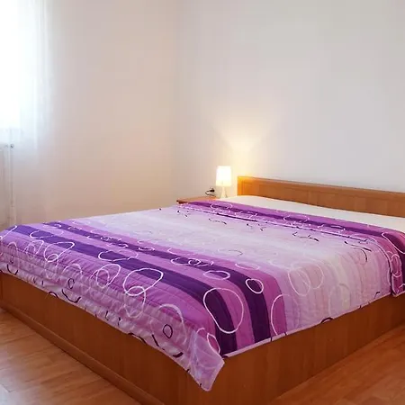 Maraca Tisno
